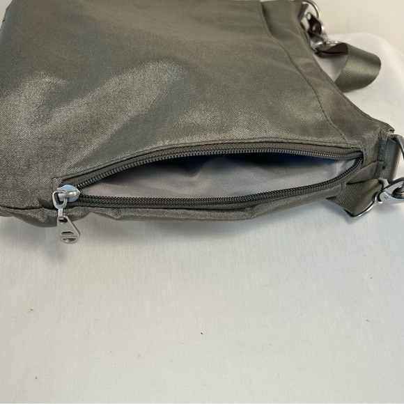 BAGGALLINI SORRENTO RFID HOBO BAG-BLUEFLY LIGHT GRAY - Picture 11 of 12